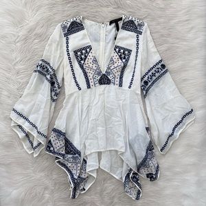 BCBGMaxAzria White Blue Embroidered Long Bell Sleeve Asymmetrical Shirt Blouse